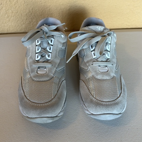 Tour Mesh Lace Up Sneaker. W’s Size 7M - Picture 3 of 8